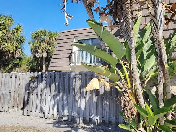 1313 Vista Oaks Cir NE, Palm Bay, FL 32905