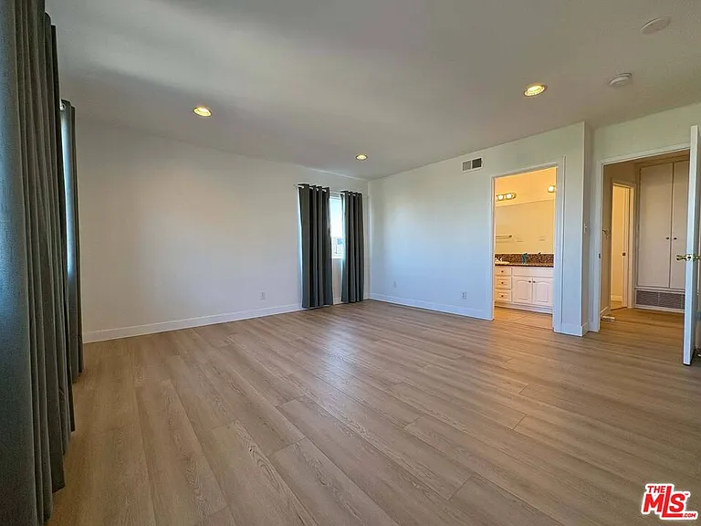 870 Figueroa Ter #1 — Photo 16
