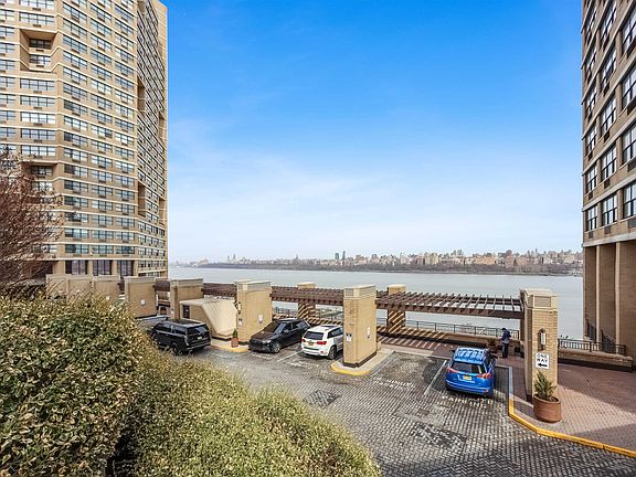 2nd image of 7004 Boulevard East #4A
