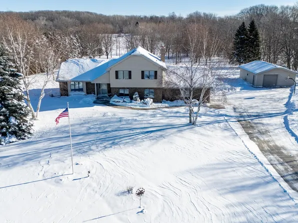 N6482 Lakeshore Dr, Hilbert, WI 54129