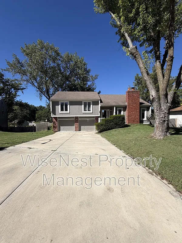 4 bed, 3.0 bath, 1732 sqft, $2,345 — Photo 2