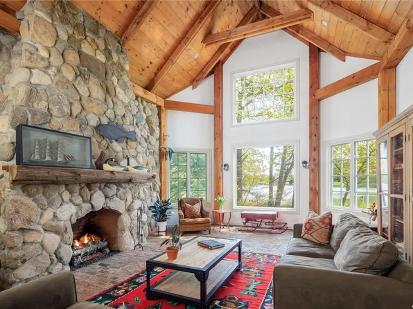 148E N Ferry Road, Shelter Island Heights, NY 11964
