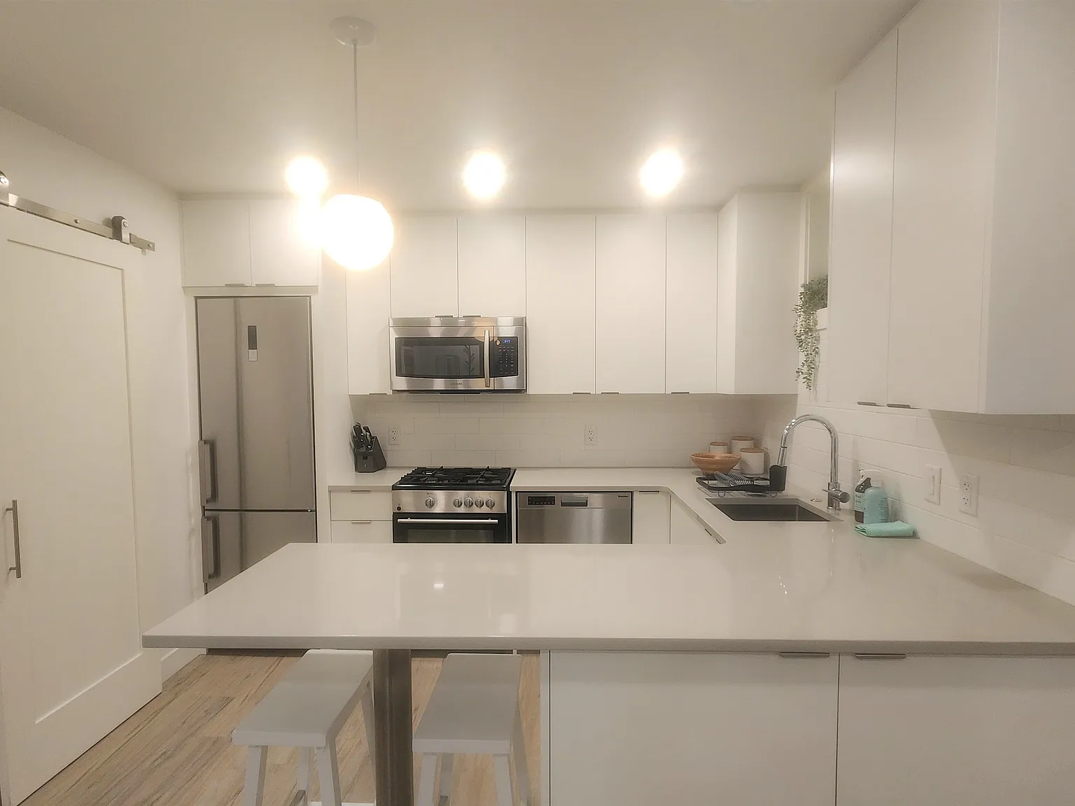 1 bed, 600 sqft, $2,850 — Photo 3