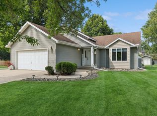2850 McKinley Dr, Woodbury, MN 55125
