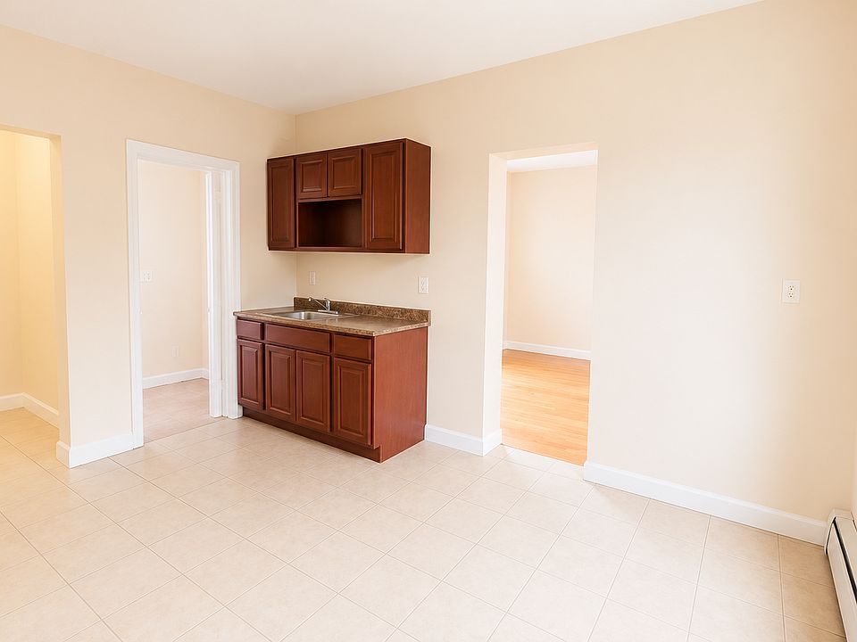 1st image of 373 Blatchley Ave APT 3C