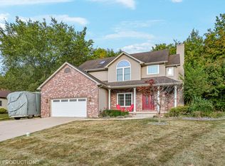 272 Castlewood Dr, Valparaiso, IN 46385