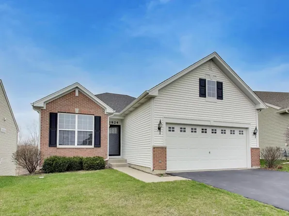 1824 Alta Dr, Volo, IL 60020