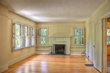 2nd image of 145 Kellogg Ave