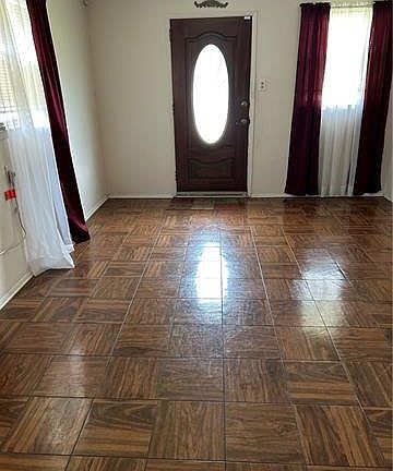 3rd image of 705 Gerry Dr