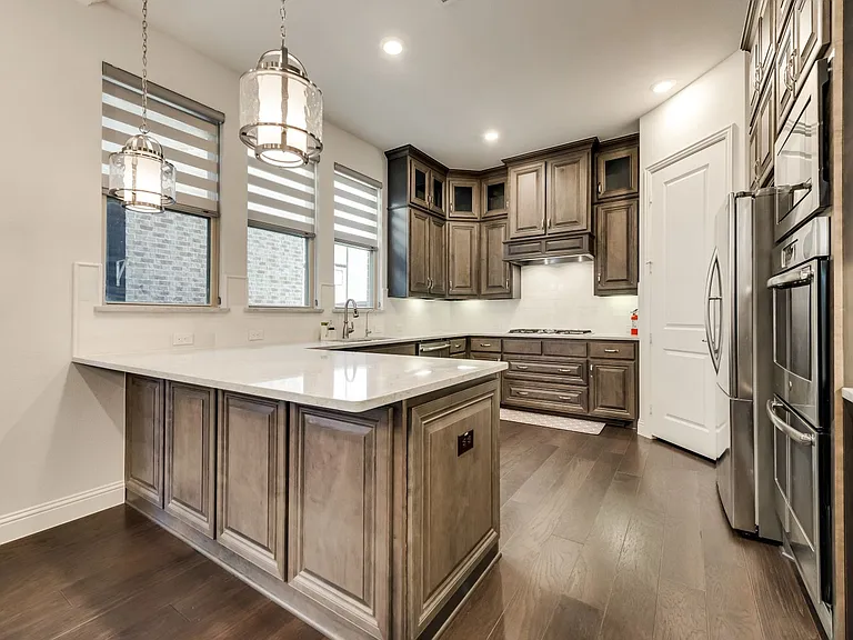 2480 Cathedral Dr — Photo 10