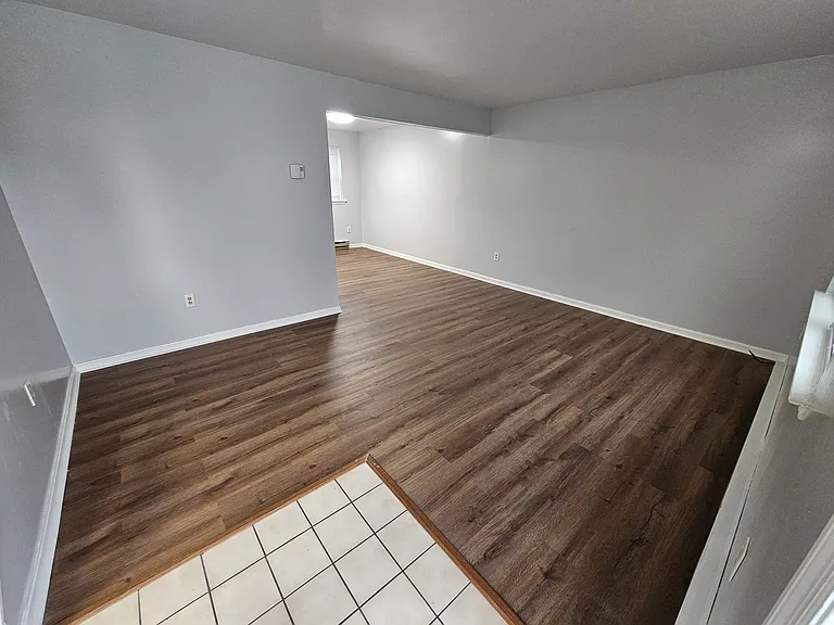 450 Garland Cir — Photo 2