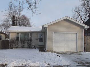 1007 Cedar Ave, Elgin, IL 60120