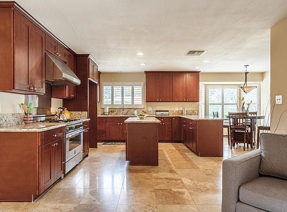 2nd image of 4754 Espana Ct