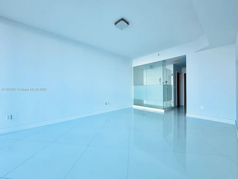 2020 N Bayshore Dr #3706 — Photo 10