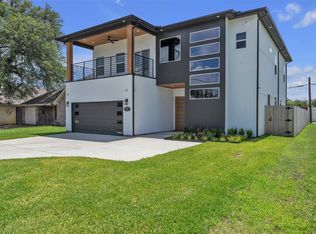917 S Carroll Ave, Dallas, TX 75223