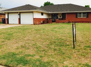 2402 Indian Dr, Enid, OK 73703