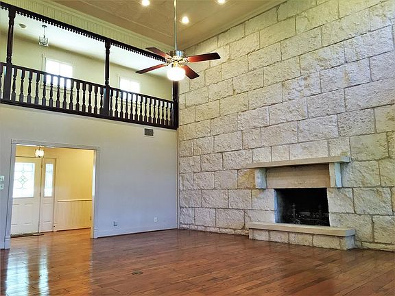 2nd image of 617 Country Creek Ln