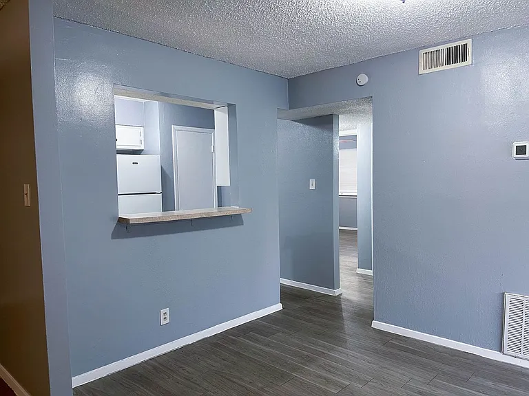 8907 Parkfield Dr — Photo 8