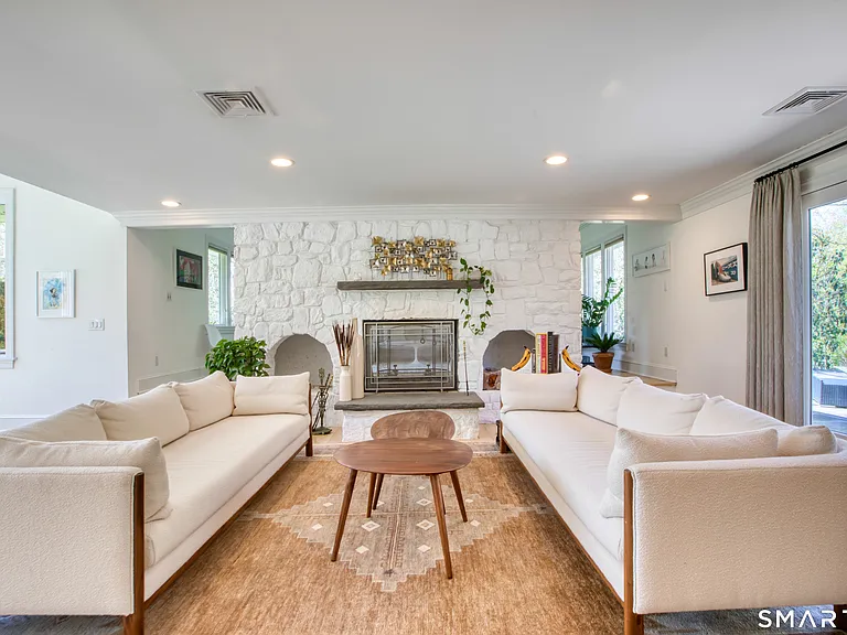 35 Dartmouth Rd — Photo 4