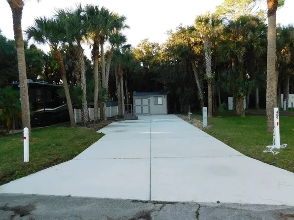 400 Oak Cove Rd, Titusville, FL 32780