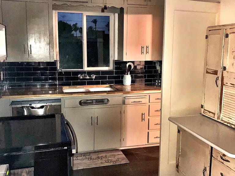 1635 E Solano Dr — Photo 9