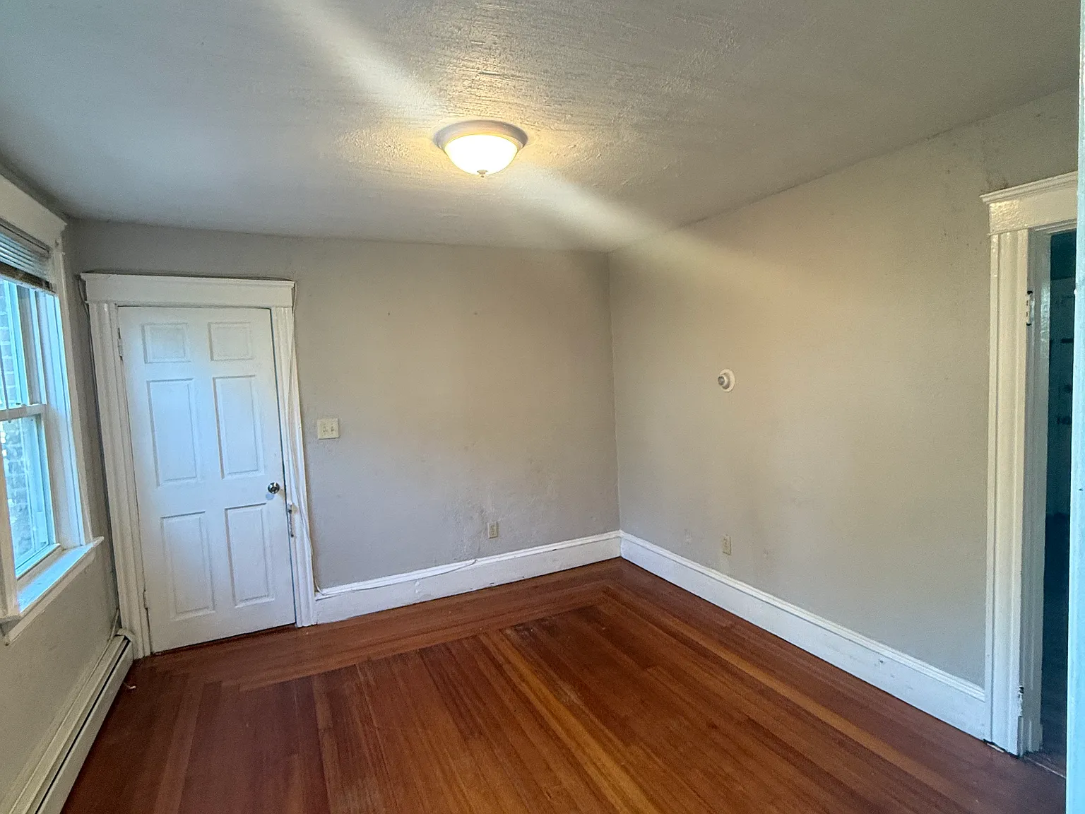 3 bed, $2,100 — Photo 2