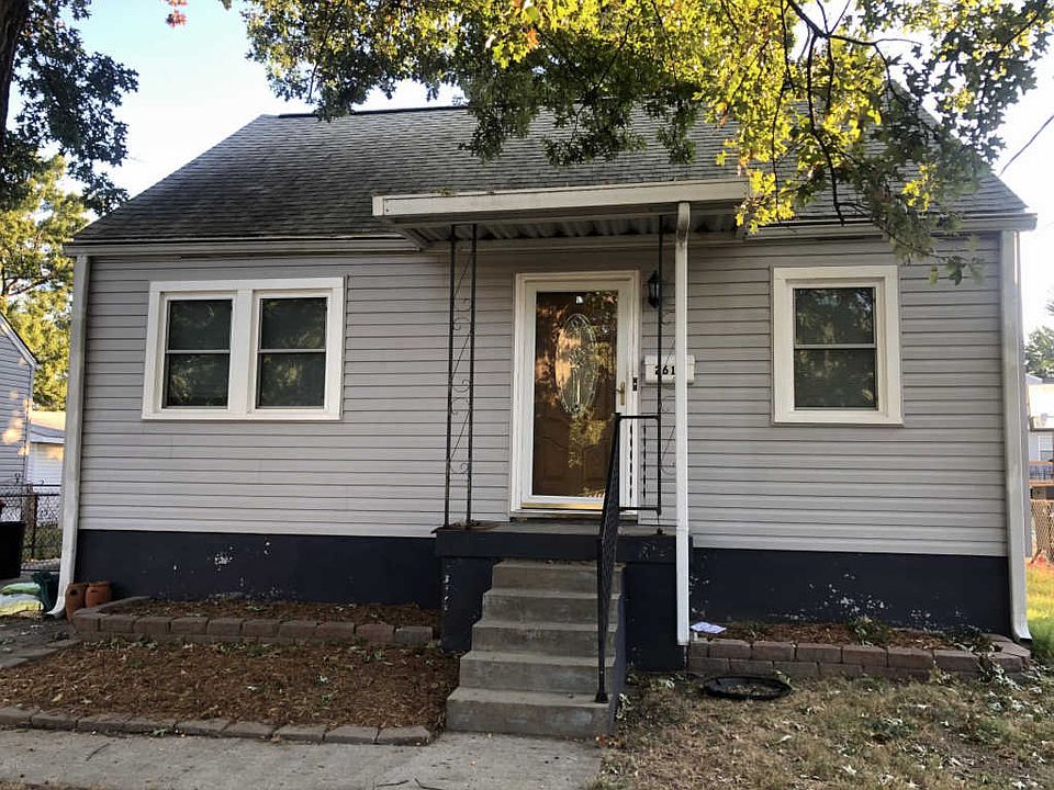 1st image of 2613 Parklawn Dr