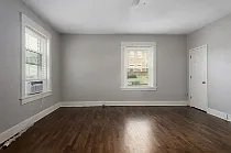 204 E Franklin St — Photo 5