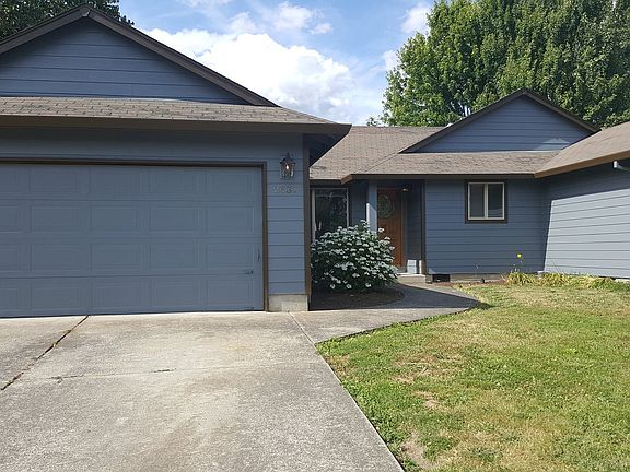 3rd image of 2631 NE Laura St