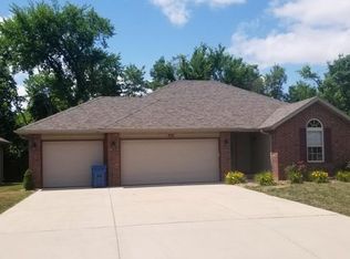 4576 W Greenridge St, Springfield, MO 65807