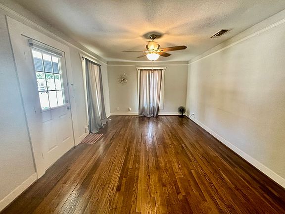 4th image of 2504 Bird St