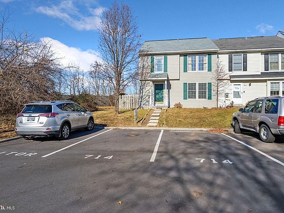 3rd image of 714 Emily Ln