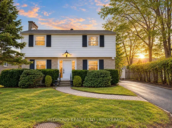 140 Churchill Dr, Gananoque, ON K7G 1R8