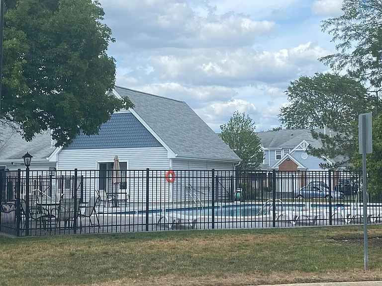 1905 Quaker Hollow Ln — Photo 24