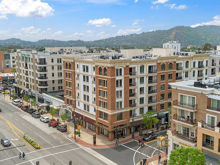 358 Caruso Ave — Photo 38