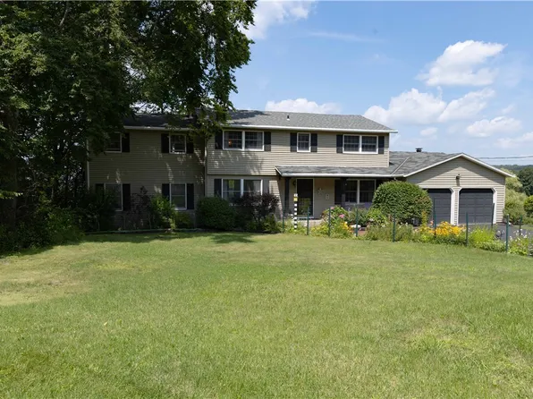 4593 Pauli Dr, Manlius, NY 13104