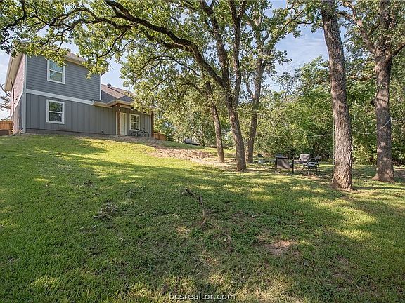 3rd image of 408 Woodson Dr