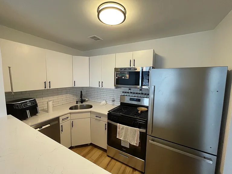 23 Water Grant St #8C — Photo 6