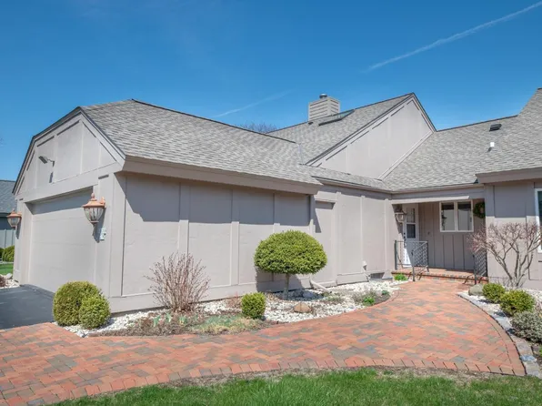 10018 North Kirkland COURT, Mequon, WI 53092