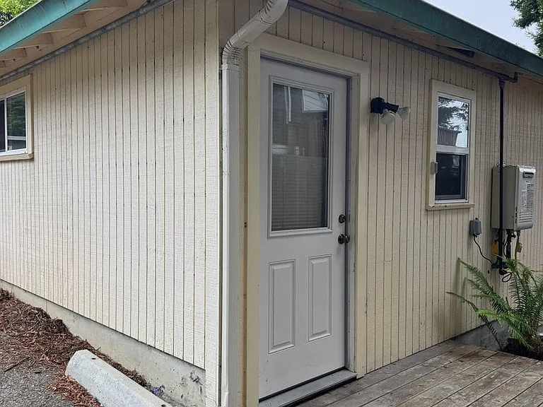 346 California Ave — Photo 2