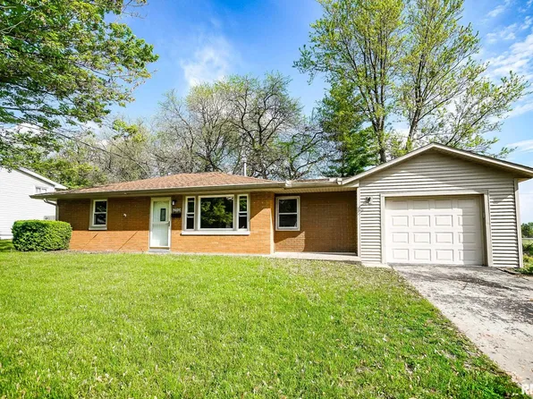 2910 W Scenic Dr, Peoria, IL 61615