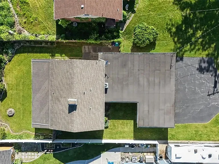 9326 Rivershore Dr — Photo 30