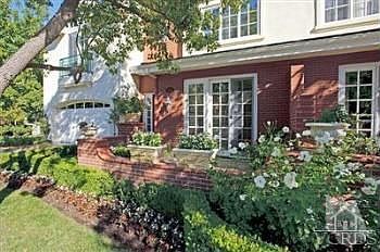 1st image of 2412 Waldemar Dr