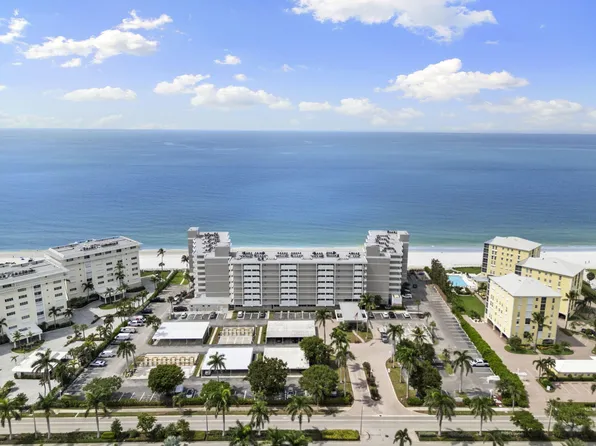 3443 Gulf Shore Blvd N APT 204, Naples, FL 34103