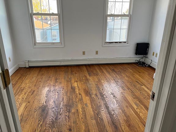 3rd image of 227 Halladay St #1L