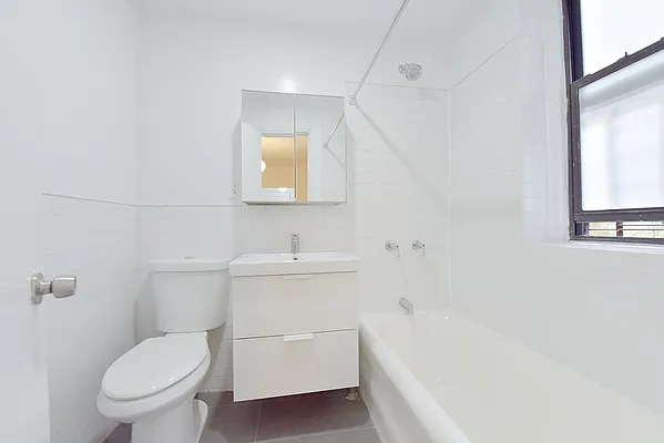 Rented by LEE & ASSOCIATES NYC RESIDENTIAL LLC | media 8