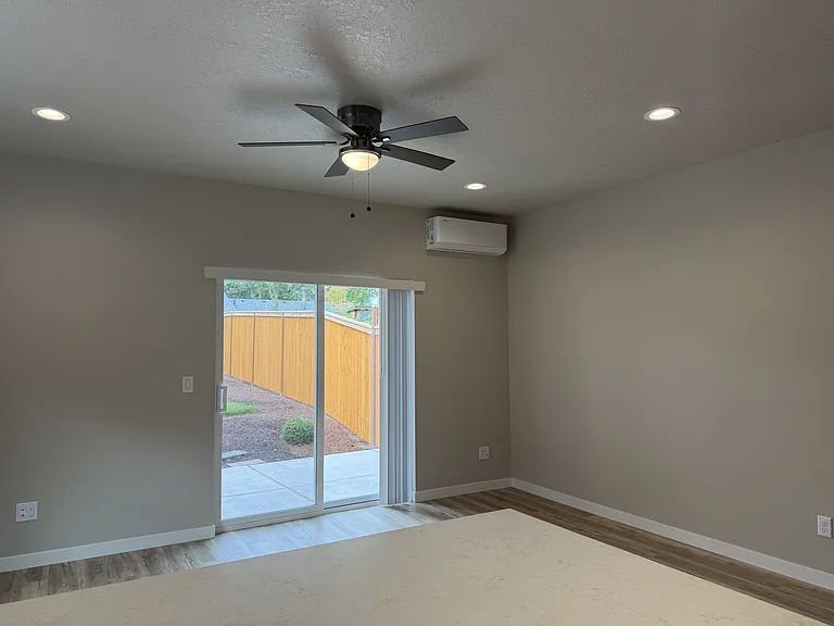 4025 Filbert St NE — Photo 12