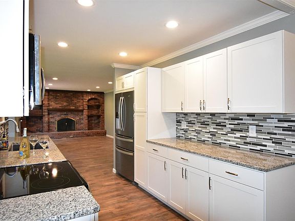 2nd image of 2106 Galloway Ct