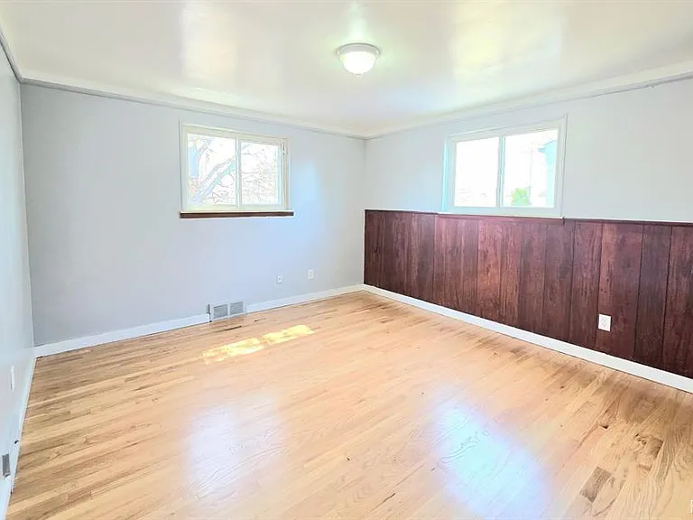 8340 Anna Ave — Photo 12