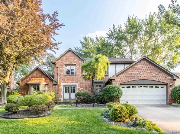 44891 Huntingcross Dr, Novi, MI 48375